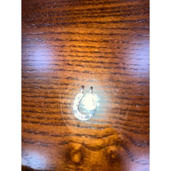 6 Silver-Tone charms/pendants! - Picture 5 of 7